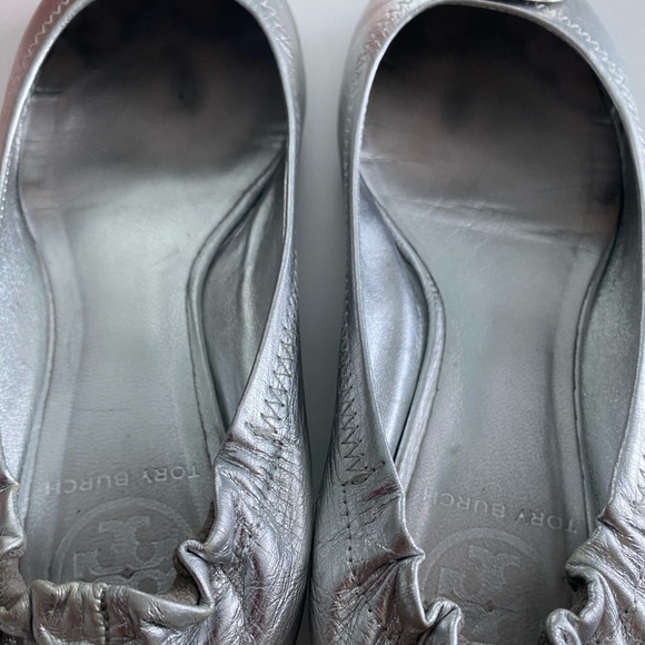 Tory Burch Reva Ballet Flats Metallic Silver Size 6 M - Picture 6 of 9
